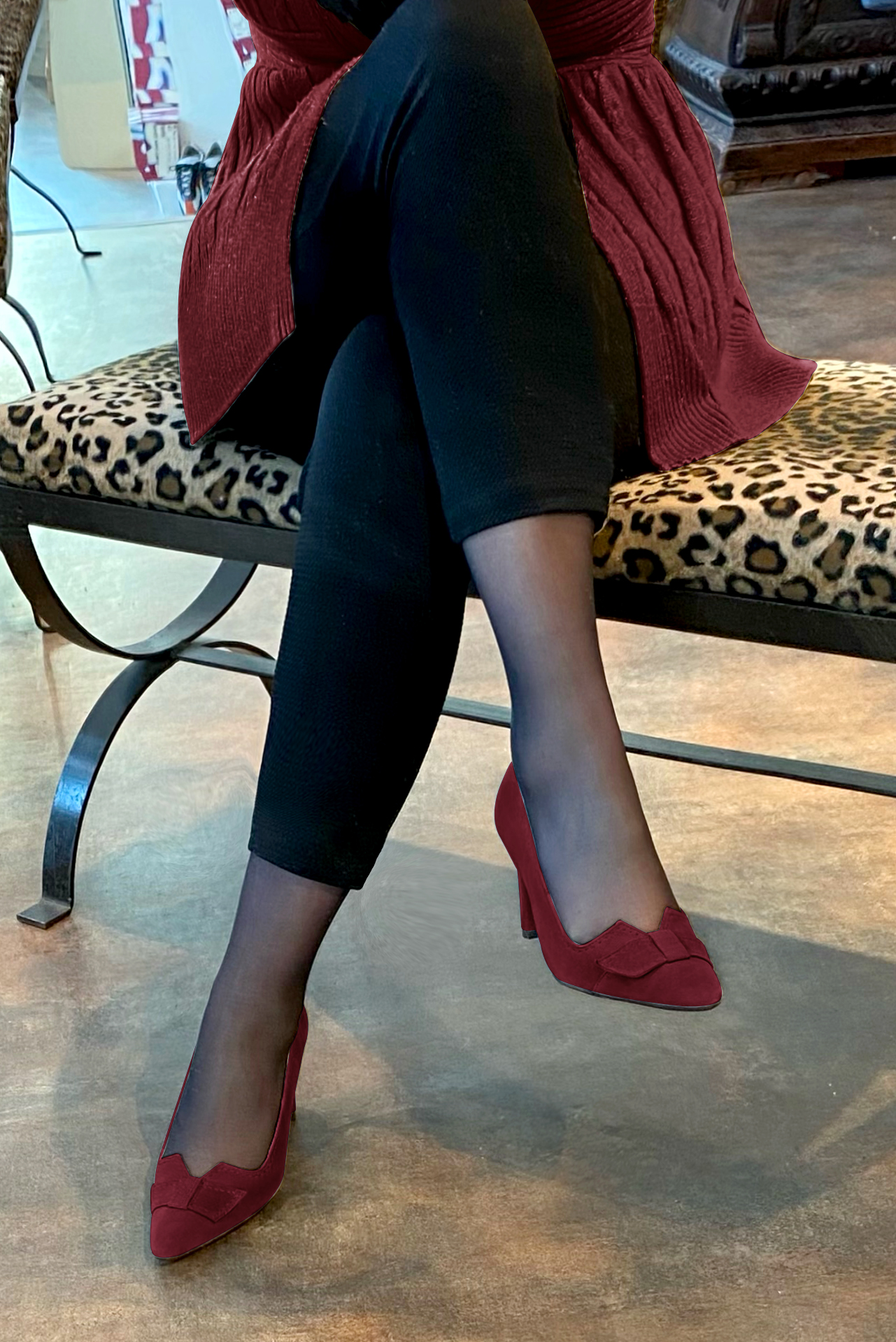 Burgundy red women's dress pumps, with a knot on the front. Tapered toe. High kitten heels. Worn view - Florence KOOIJMAN